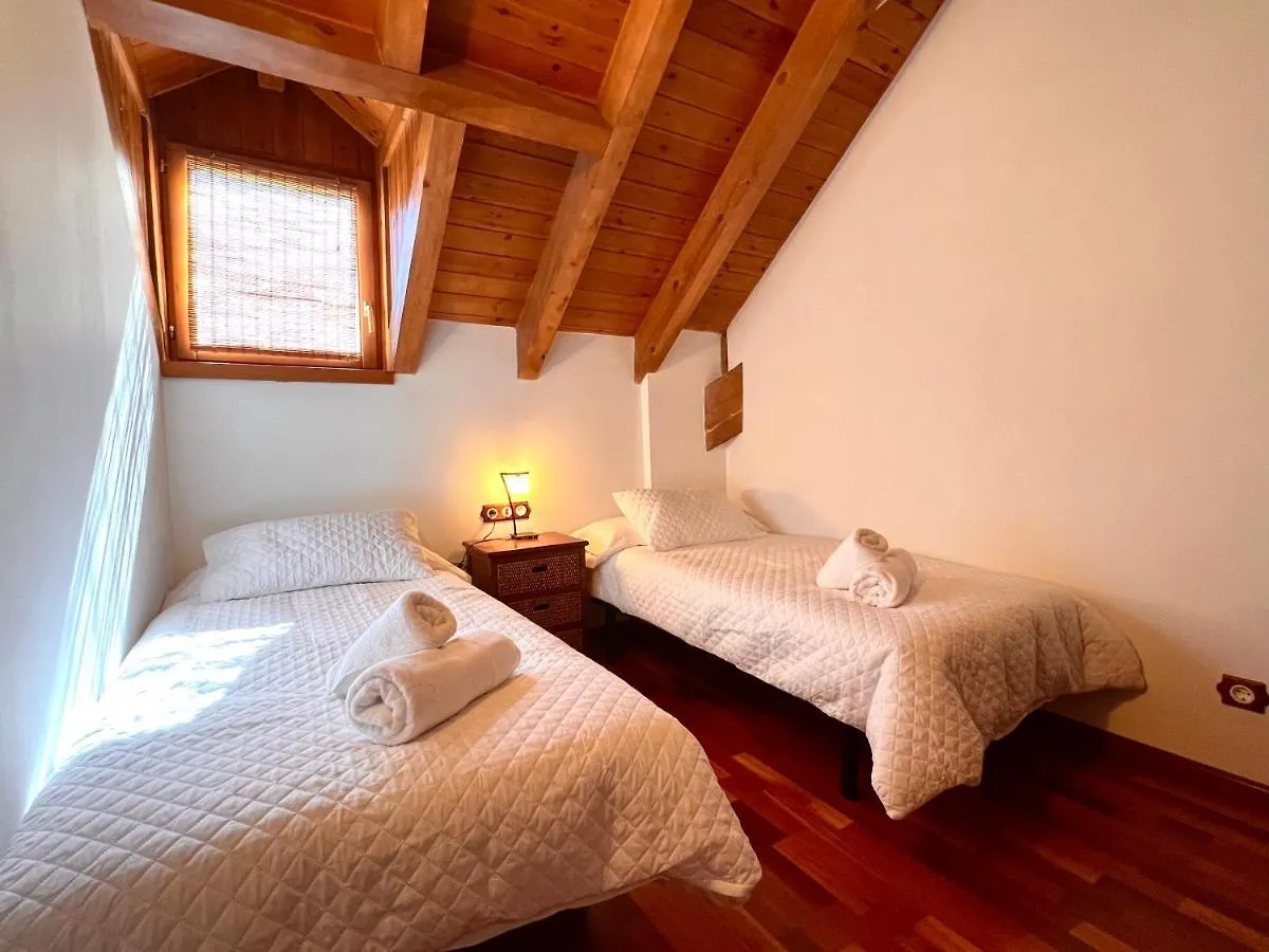 Apartament La Noguera - L'Amfitriona Rialp Apartment