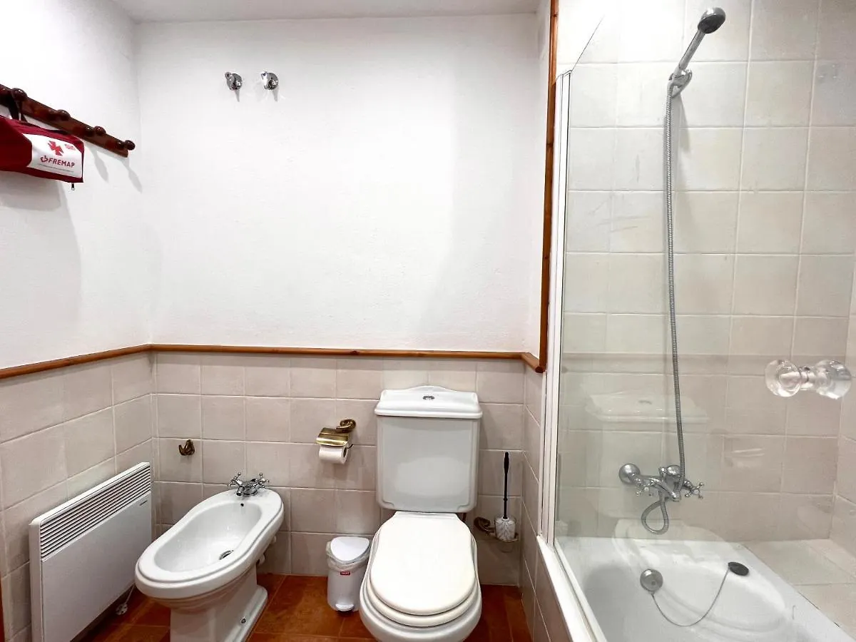 Apartament La Noguera - L'Amfitriona Rialp Apartment