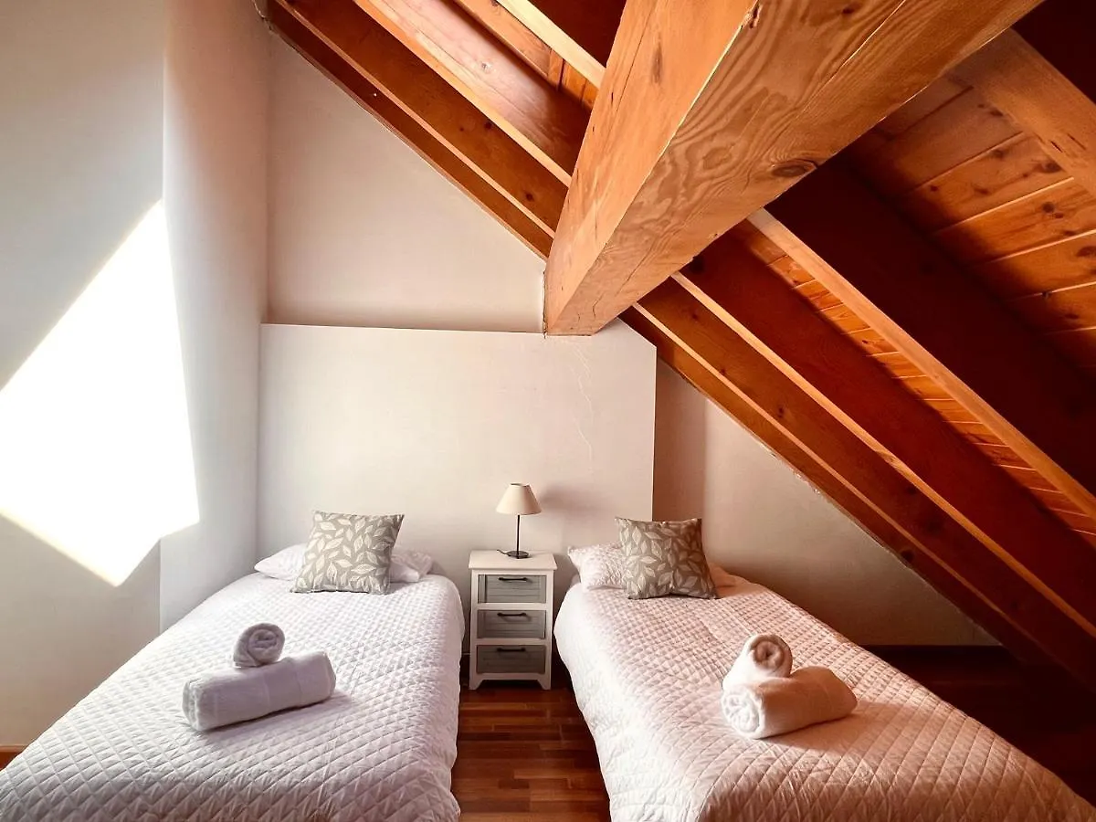 Apartament La Noguera - L'Amfitriona Rialp Apartment